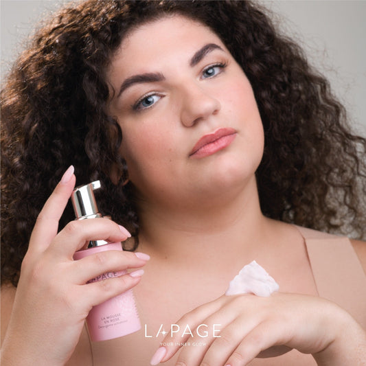 La detersione con la Mousse en Rose LAPAGE COSMETICS
